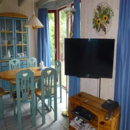 Holiday home Mirow In *